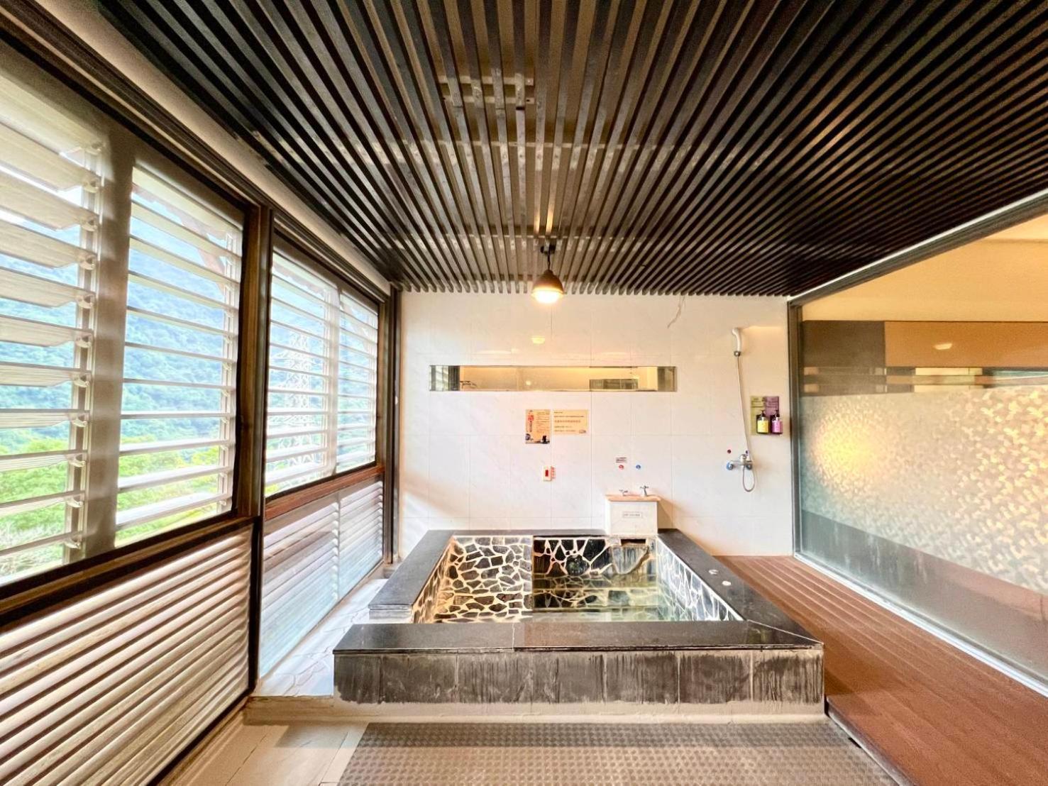 Wulai Sunglyu Hot Spring Resort Exterior photo