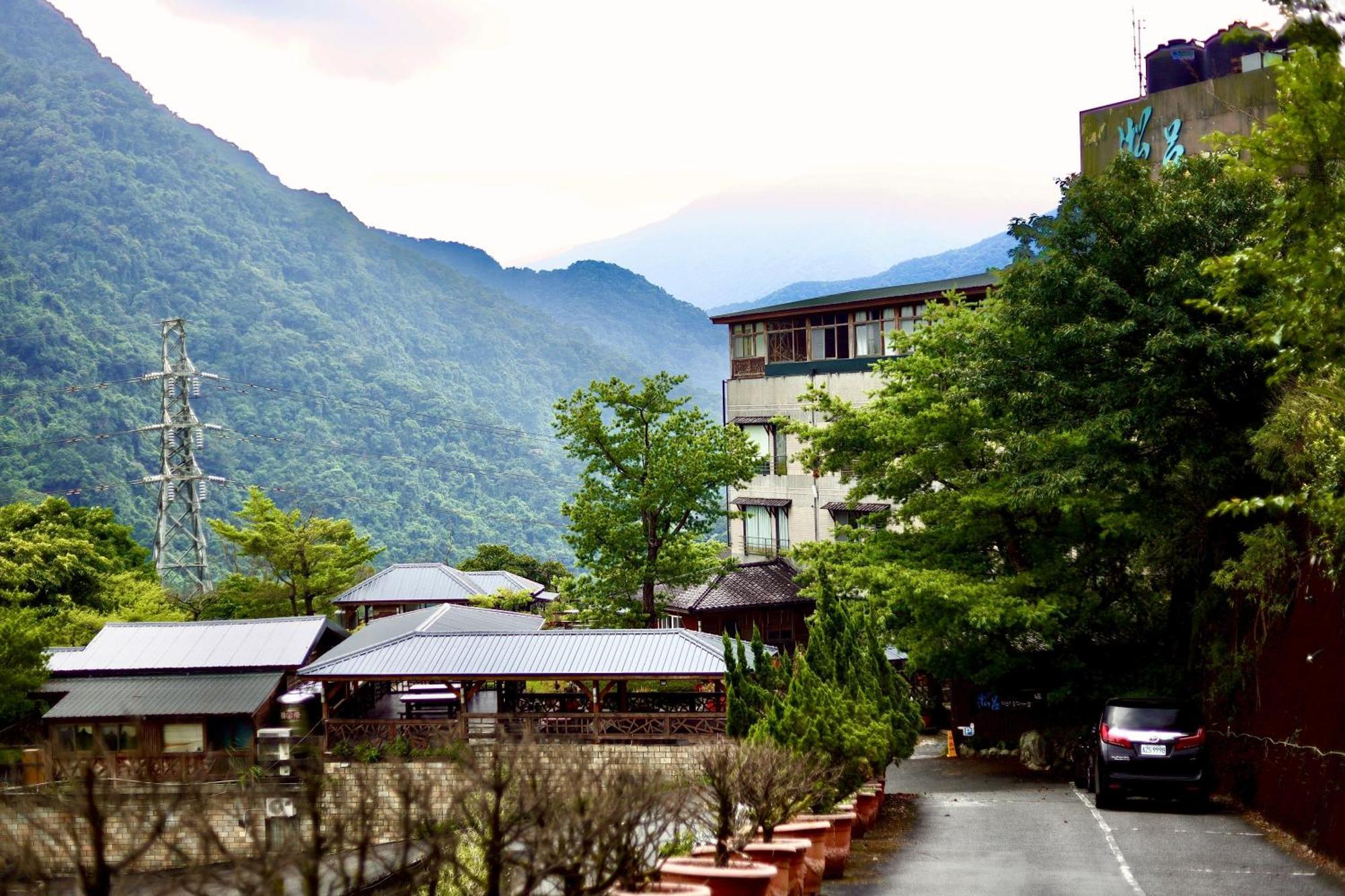 Wulai Sunglyu Hot Spring Resort Exterior photo