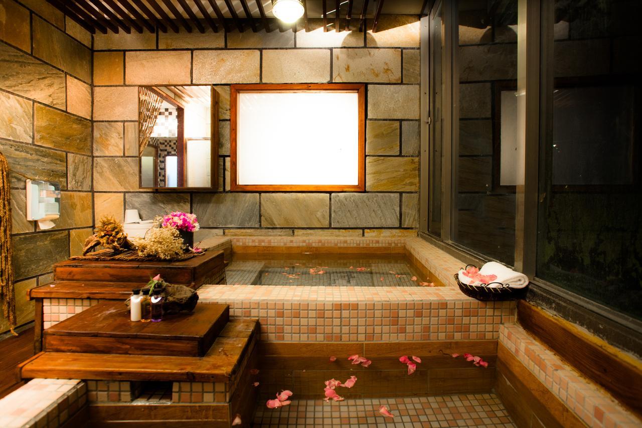 Wulai Sunglyu Hot Spring Resort Exterior photo