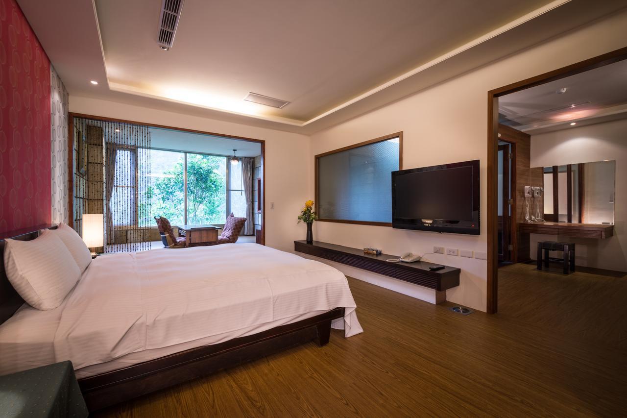 Wulai Sunglyu Hot Spring Resort Exterior photo