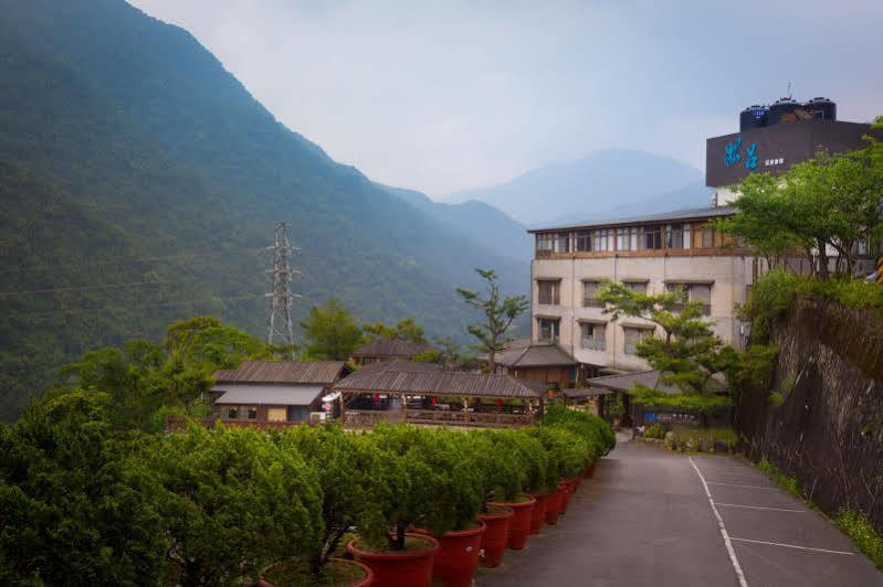 Wulai Sunglyu Hot Spring Resort Exterior photo